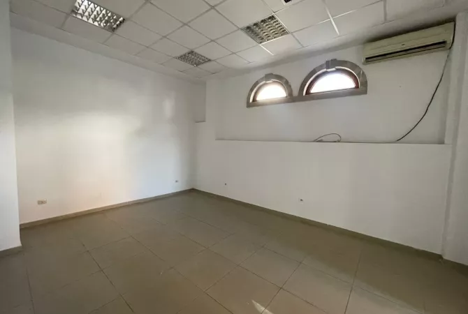 Business Property for Rent 6+1 in Tirana - 5,250 Euro