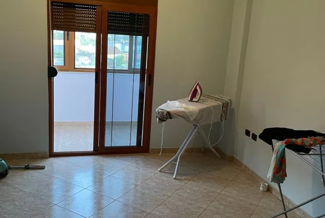 Shtepi me qera 3+1 ne Tirane - 400 Euro