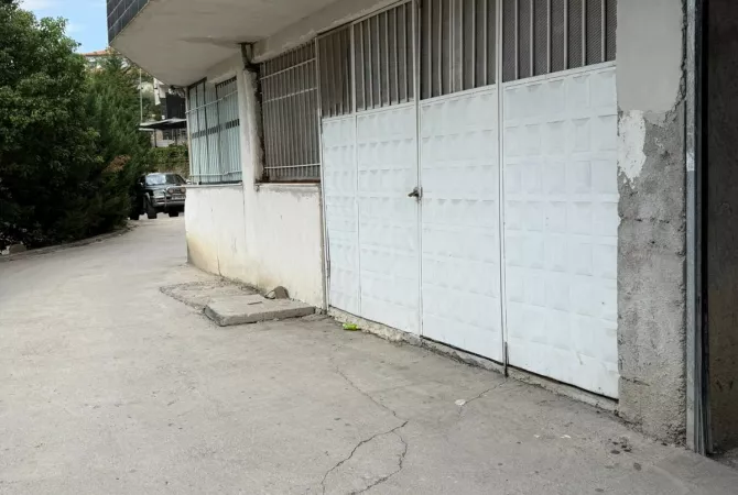 Ambient biznesi me qera 4+1 ne Tirane - 700 Euro
