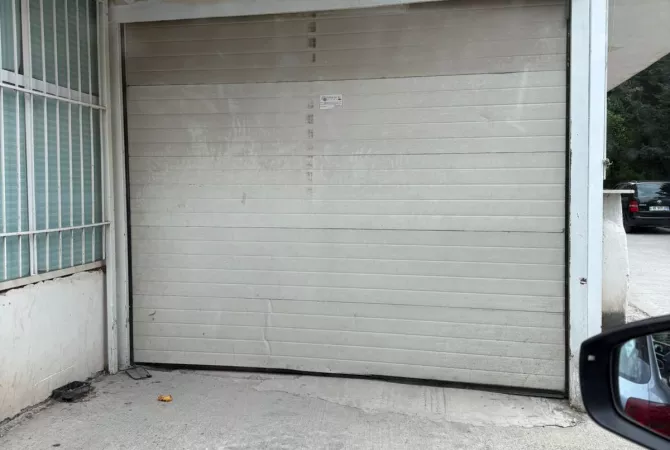 Ambient biznesi me qera 4+1 ne Tirane - 700 Euro