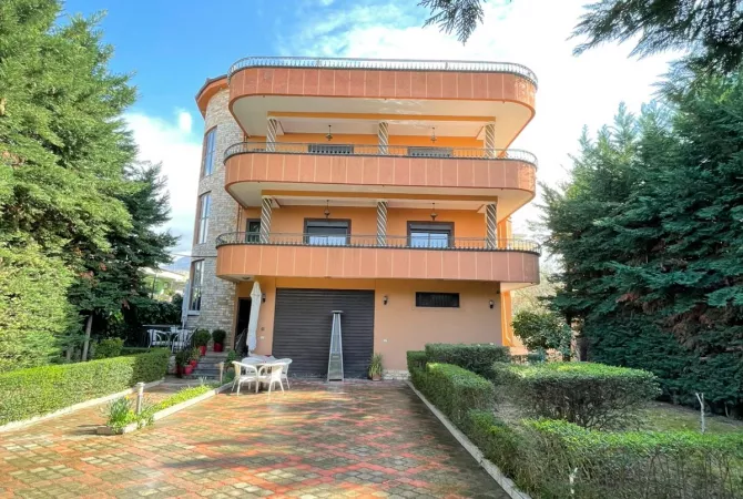 Ambient biznesi me qera 7+1 ne Tirane - 5,000 Euro