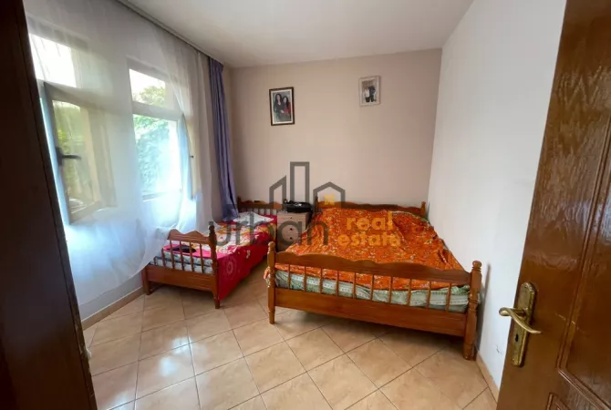 Shtepi ne shitje Shtepi Private ne Tirane, 4+1, Mobilimi E mobiluar, Pagesa 260,000  Euro.