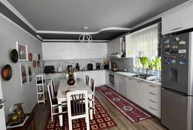 Shtepi ne shitje Shtepi Private ne Tirane, 3+1, Mobilimi E mobiluar, Pagesa 400,000  Euro.