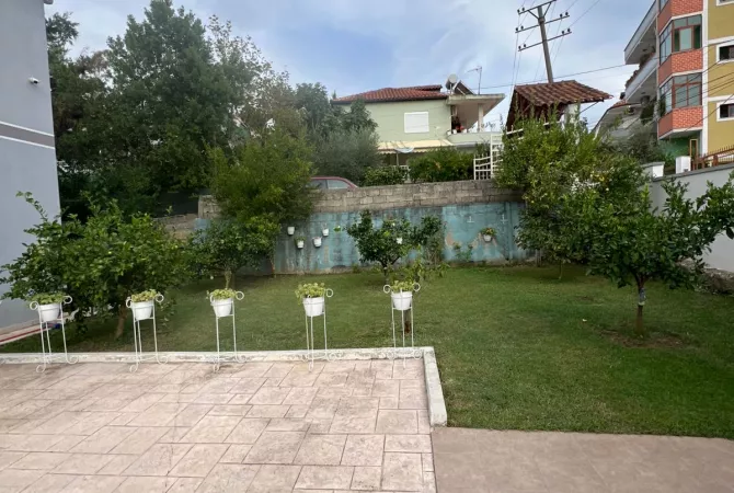 Shtepi ne shitje Shtepi Private ne Tirane, 3+1, Mobilimi E mobiluar, Pagesa 400,000  Euro.