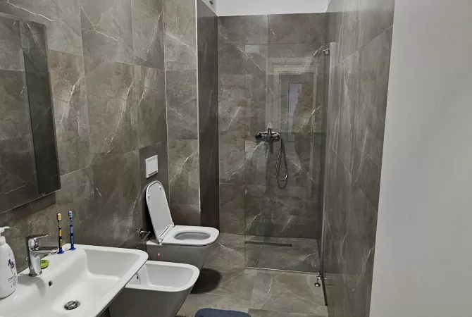 Shtepi me qera 1+1 ne Tirane - 750 Euro