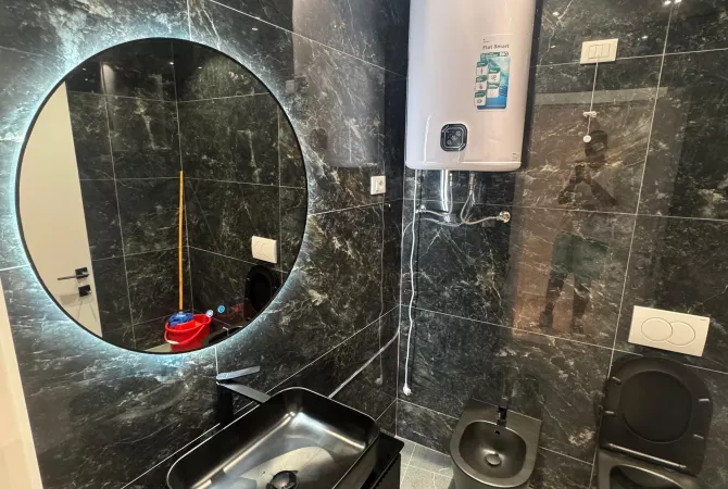 Shtepi me qera 2+1 ne Tirane - 160,000 Leke
