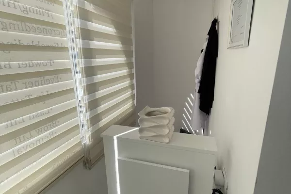 Shitet, Biznesi Qender Estetike, Komuna e Parisit, Tirane - 10,000Euro | 25 m2