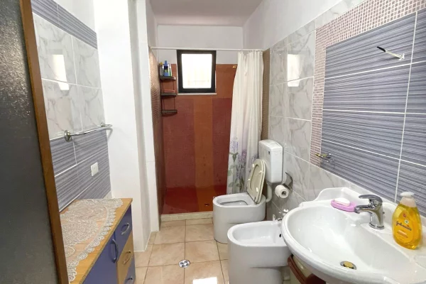 Shtepi ne shitje 3+1 ne Tirane - 145,000 Euro