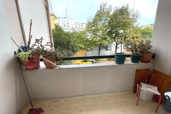 Shtepi me qera Apartament ne Tirane, 2+1, Mobilimi E mobiluar, Pagesa 70,000  Leke.