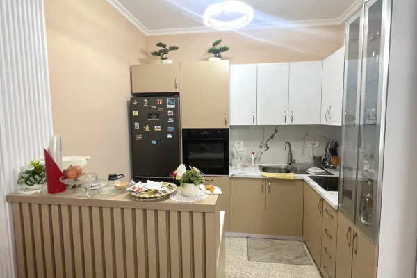Shtepi ne shitje Apartament ne Tirane, 2+1, Mobilimi E mobiluar, Pagesa 150,000  Euro.