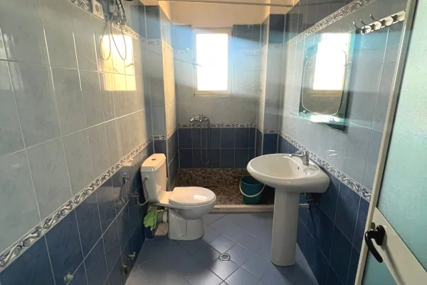 Shtepi ne shitje Apartament ne Tirane, 1+1, Mobilimi E mobiluar, Pagesa 75,000  Euro.