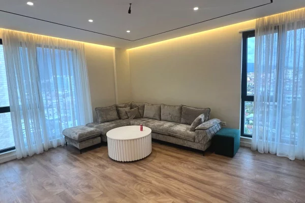 Shtepi me qera 3+1 ne Tirane - 1,200 Euro