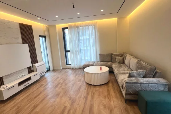 Shtepi me qera 3+1 ne Tirane - 1,200 Euro