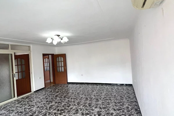 Shtepi me qera 3+1 ne Tirane - 50,000 Leke