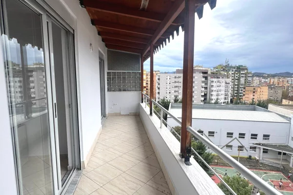 Shtepi me qera 2+1 ne Tirane - 650 Euro