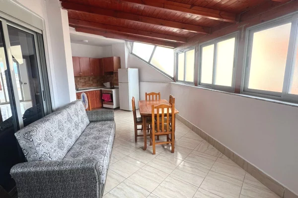 Shtepi me qera 2+1 ne Tirane - 650 Euro