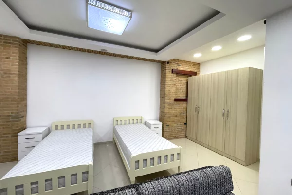 Qera, Garsoniere , Porcelan, Tiranë - 30.000 leke | 45 m²