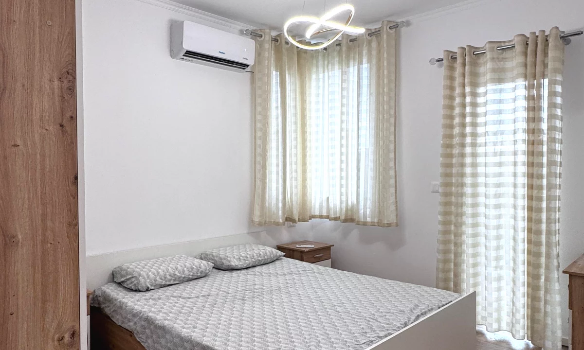 Shtepi ne shitje Apartament ne Tirane, 2+1, Mobilimi E mobiluar, Pagesa 139,000  Euro.