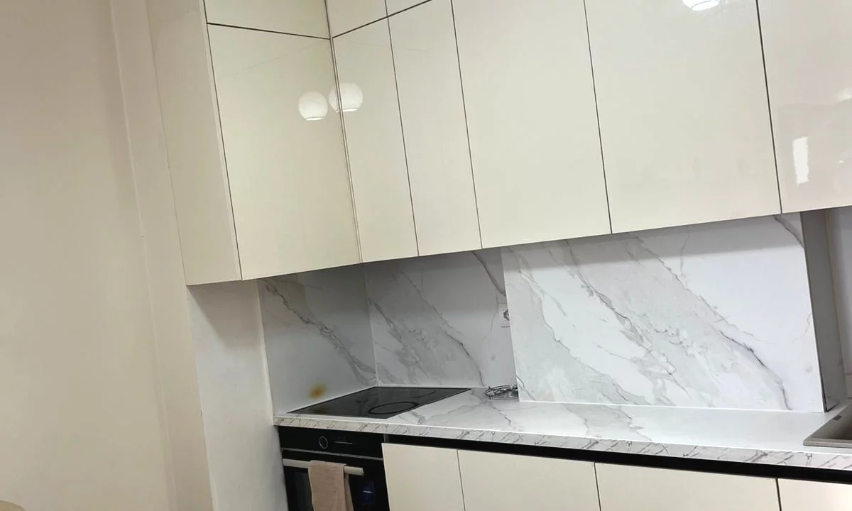 Shtepi me qera Apartament ne Tirane, 2+1, Mobilimi E mobiluar, Pagesa 800  Euro.