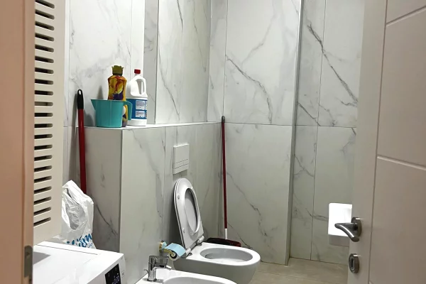 Shtepi me qera 2+1 ne Tirane - 800 Euro