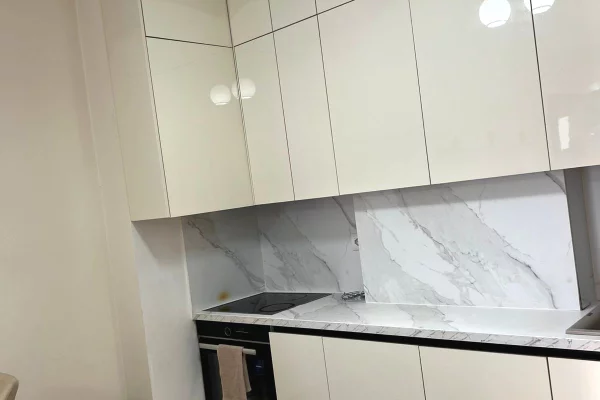 Shtepi me qera 2+1 ne Tirane - 800 Euro