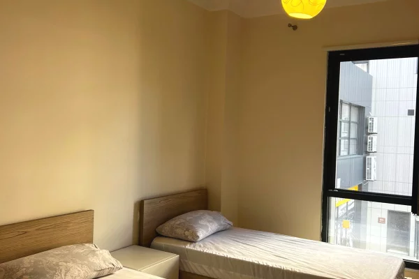 Shtepi me qera Apartament ne Tirane, 2+1, Mobilimi E mobiluar, Pagesa 800  Euro.