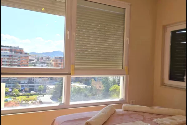 Shtepi me qera Apartament ne Tirane, 2+1, Mobilimi E mobiluar, Pagesa 1,200  Euro.