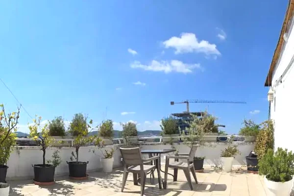 Shtepi me qera Apartament ne Tirane, 2+1, Mobilimi E mobiluar, Pagesa 1,200  Euro.