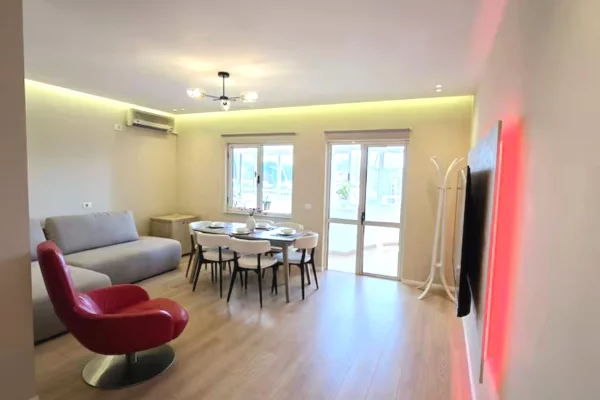 Shtepi me qera Apartament ne Tirane, 2+1, Mobilimi E mobiluar, Pagesa 1,200  Euro.