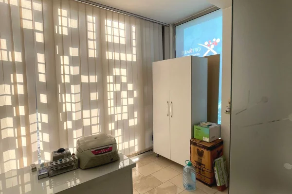 Ambient biznesi me qera 1+1 ne Tirane - 50,000 Leke