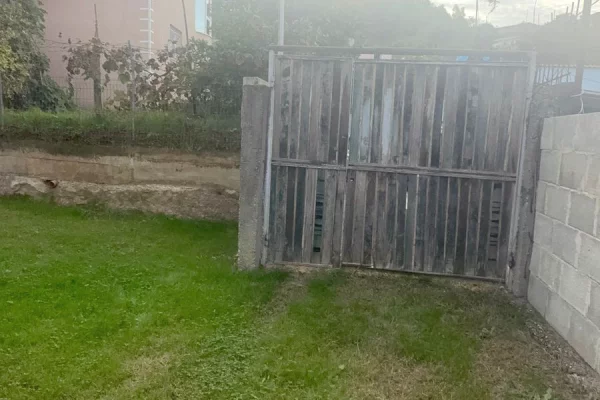 Truall ose Toke  ne Tirane - 140,000 Euro