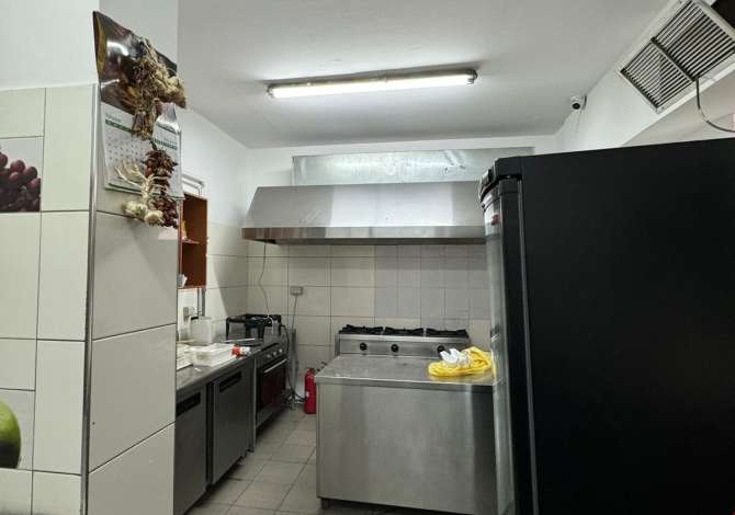 Jepet restorant peshku me qera