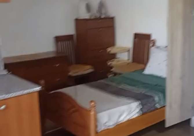 Shtepi me qera Apartament ne Tirane, Garsoniere, Mobilimi E mobiluar, Pagesa 20,000  Leke.