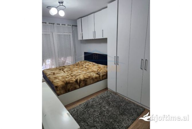 Shtepi me qera Apartament ne Tirane, 2+1, Mobilimi E mobiluar, Pagesa 800  Euro.