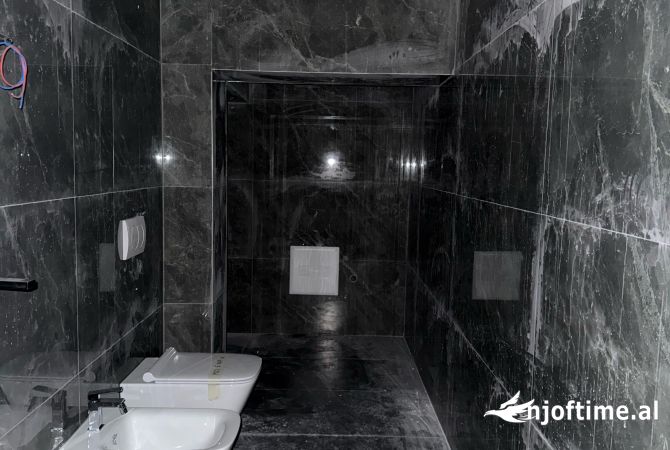 Ambient biznesi me qera 3+1 ne Tirane - 6,000 Euro