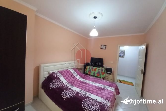 Shtepi ne shitje Apartament ne Tirane, 2+1, Mobilimi E mobiluar, Pagesa 127,000  Euro.