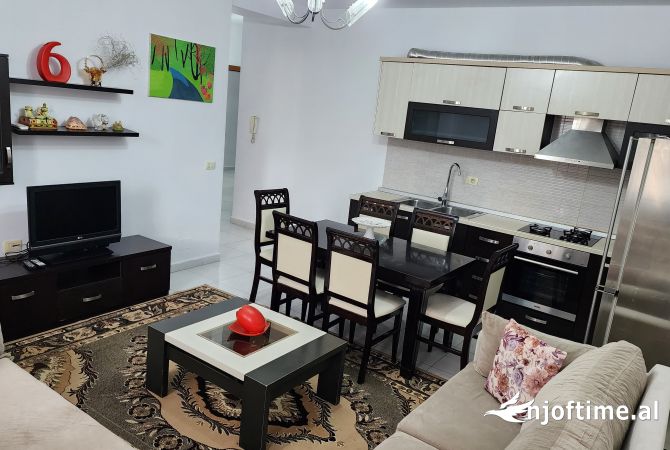 Shtepi me qera 2+1 ne Tirane - 42,000 Leke