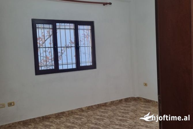 Shtepi me qera 1+1 ne Tirane - 250 Euro
