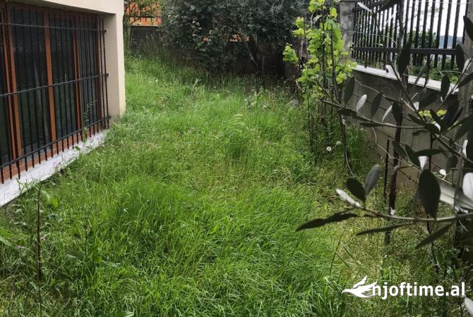 Shtepi me qera 6+1 ne Tirane - 1,700 Euro