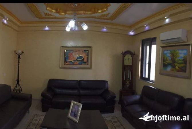 Shtepi me qera 7+1 ne Tirane - 1,500 Euro