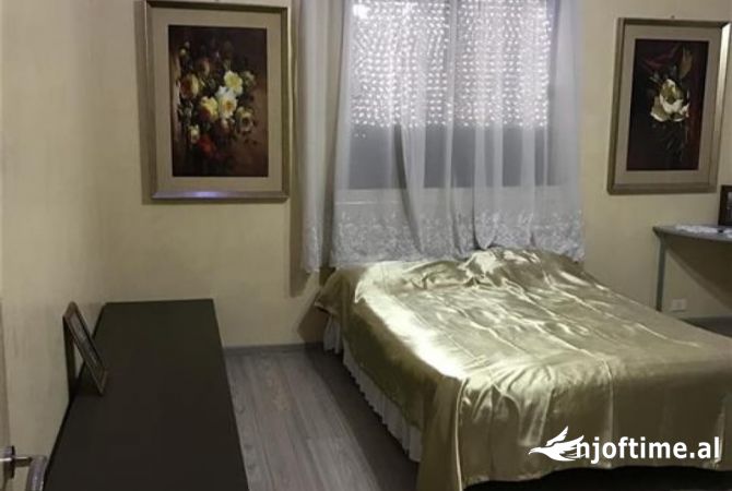 Shtepi me qera Apartament ne Tirane, 7+1, Mobilimi E mobiluar, Pagesa 1,500  Euro.