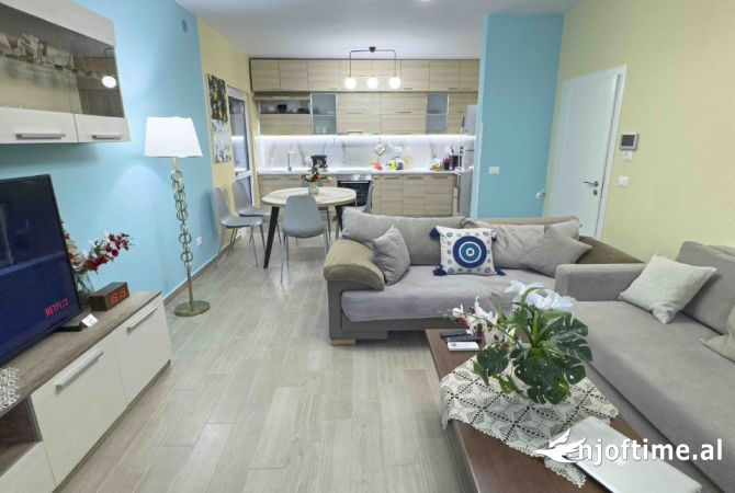 Shtepi me qera Vila Luksoze ne Tirane, 2+1, Mobilimi E mobiluar, Pagesa 1,100  Euro.