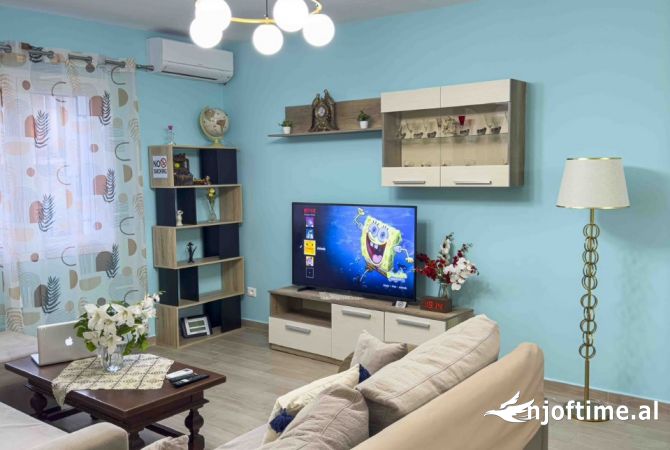 Shtepi me qera Vila Luksoze ne Tirane, 2+1, Mobilimi E mobiluar, Pagesa 1,100  Euro.