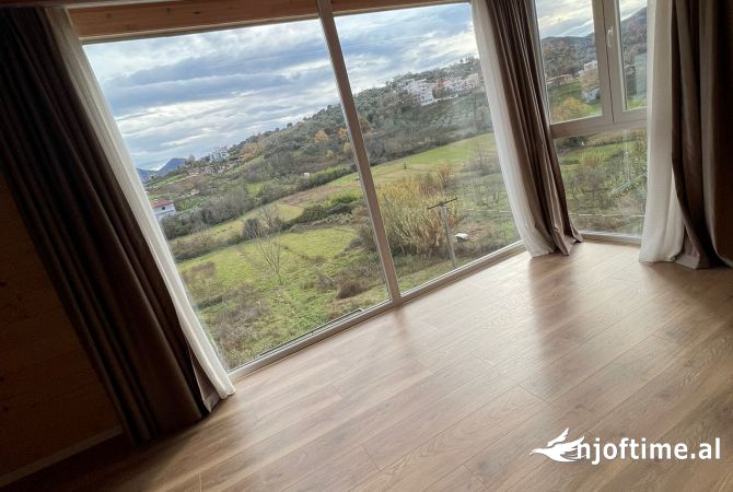 Shtepi me qera Apartament ne Tirane, 3+1, Mobilimi E mobiluar, Pagesa 1,300  Euro.