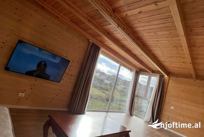 Shtepi me qera Apartament ne Tirane, 3+1, Mobilimi E mobiluar, Pagesa 1,300  Euro.