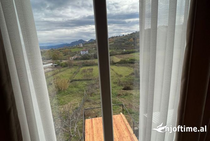 Shtepi me qera Apartament ne Tirane, 3+1, Mobilimi E mobiluar, Pagesa 1,300  Euro.