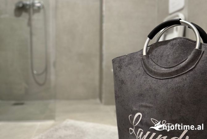 Shtepi me qera Apartament ne Tirane, 1+1, Mobilimi E mobiluar, Pagesa 650  Euro.