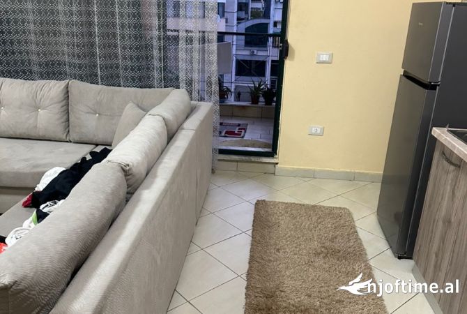 Shtepi me qera Apartament ne Tirane, 1+1, Mobilimi E mobiluar, Pagesa 550  Euro.