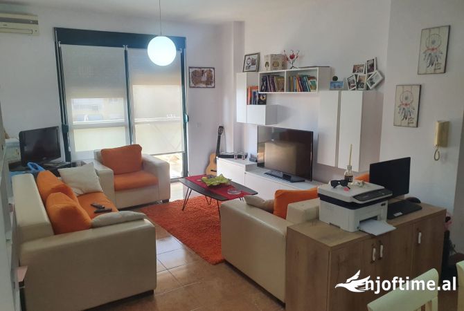 Shtepi me qera 2+1 ne Tirane - 550 Euro