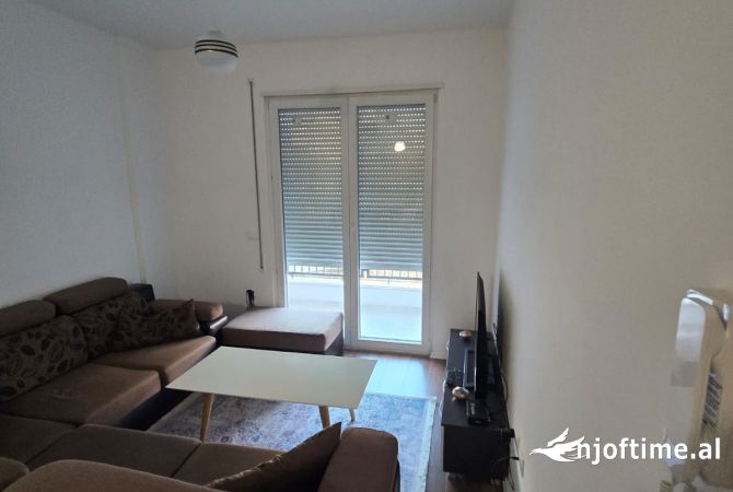 Shtepi me qera Apartament ne Tirane, 1+1, Mobilimi E mobiluar, Pagesa 450  Euro.